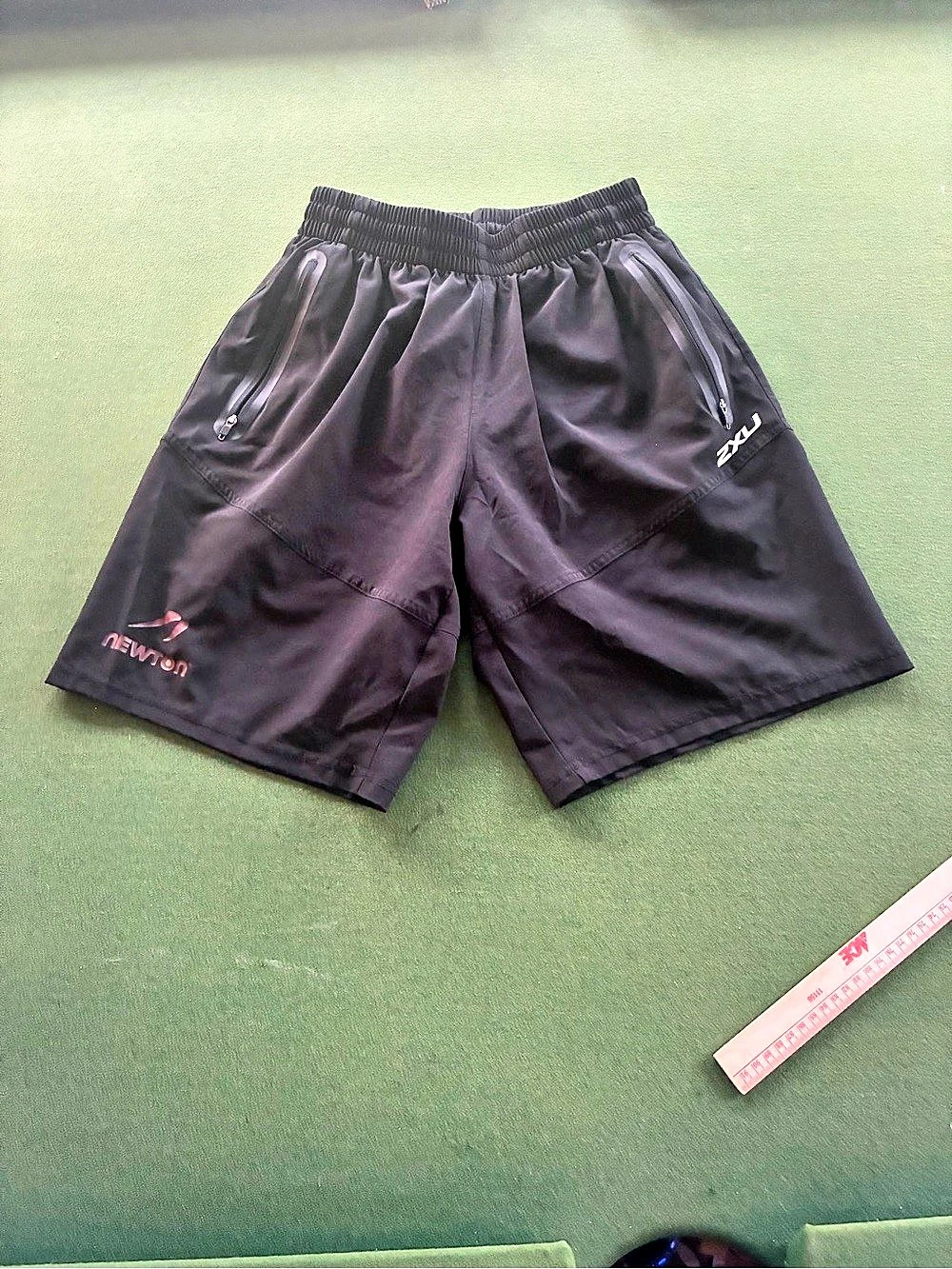2XU Aero 9 Inch Newton Mens Running Shorts Medium Black Lined